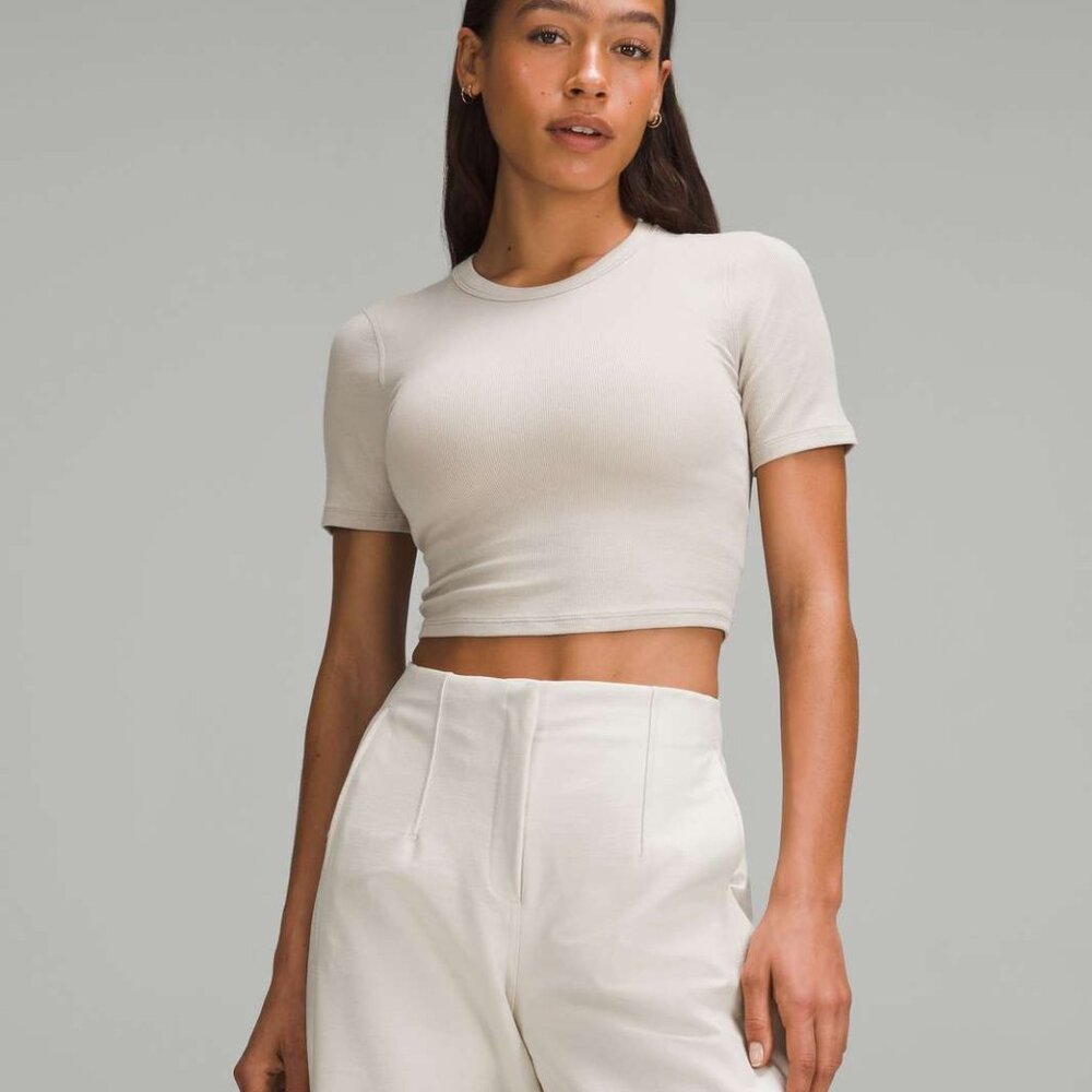Lululemon Hold Tight Straight-Hem Cropped T-Shirt Mojave Tan